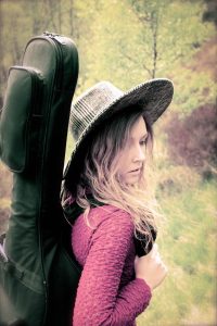 Lucy acoustic