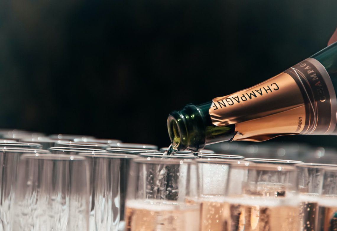 champagne glasses